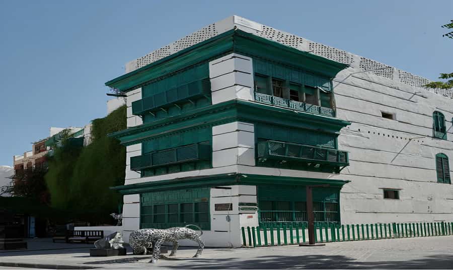 Jeddah: Al-Balad Old Town Historical City Guided Tour - Historic houses, museums, and old architecture