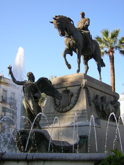 Jerez: Historic Center Guided Tour - The Alcázar walls and the Muslim-Christian meeting point