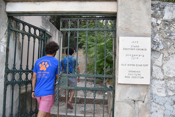 Jewish Heritage & Diocletian's Palace Private Split Tour - Narodni Trg and the memory of 1942