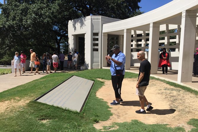 JFK Historical Tour - Dallas City Hall and the Police Memorial