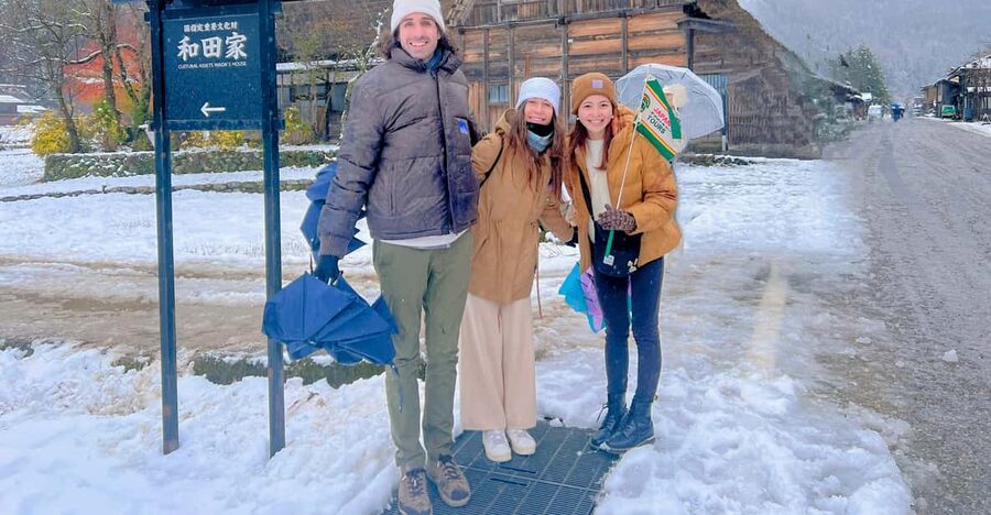 Kanazawa: World Heritage Shirakawa-go Morning Guided Tour - Eating your way through a short village visit