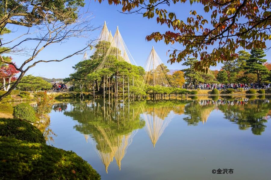 Kanazawa: World Heritage Shirakawa-go & Two Local Experience - Shirakawa-go: gassho-zukuri houses and mountain views