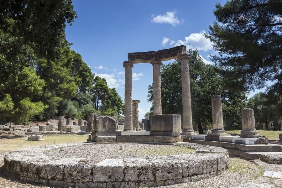 Katakolo: Ancient Olympia and Kourouta Beach Guided Tour - Walking through the ruins of Ancient Olympia