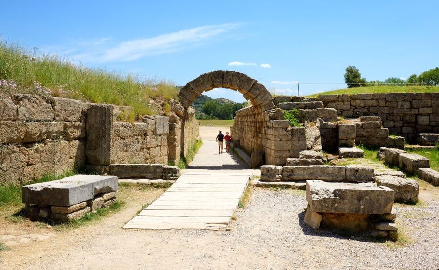 Katakolo Port: Transfer to Ancient Olympia and VR Audio Tour - The bus ride from Katakolo Port