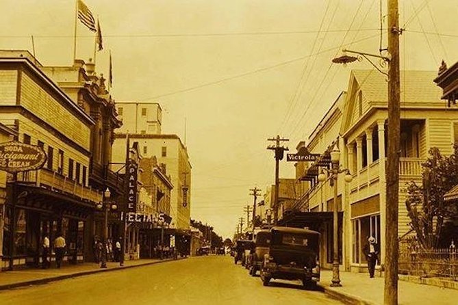 Key West Historic Bahama Village & Hemingway Heritage - What the guide adds to the walk