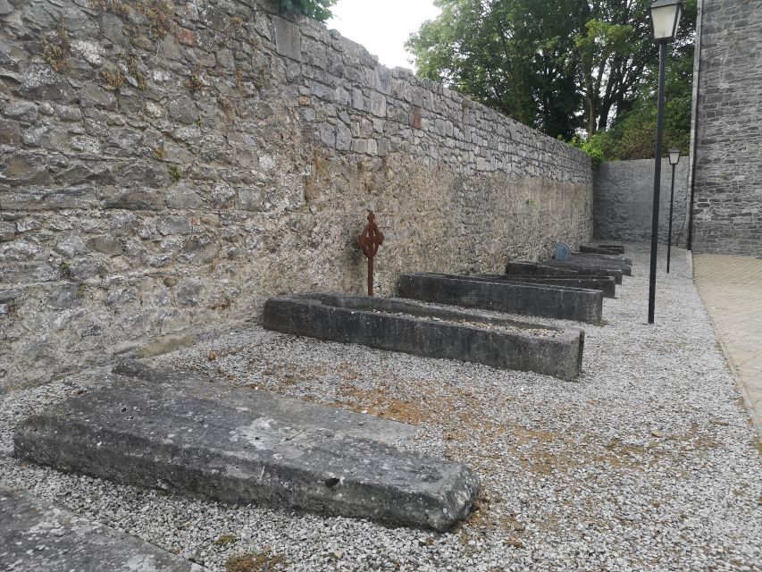 Kilkenny: Historical Highlights Walking Tour - Why a two-hour walk works well in Kilkenny