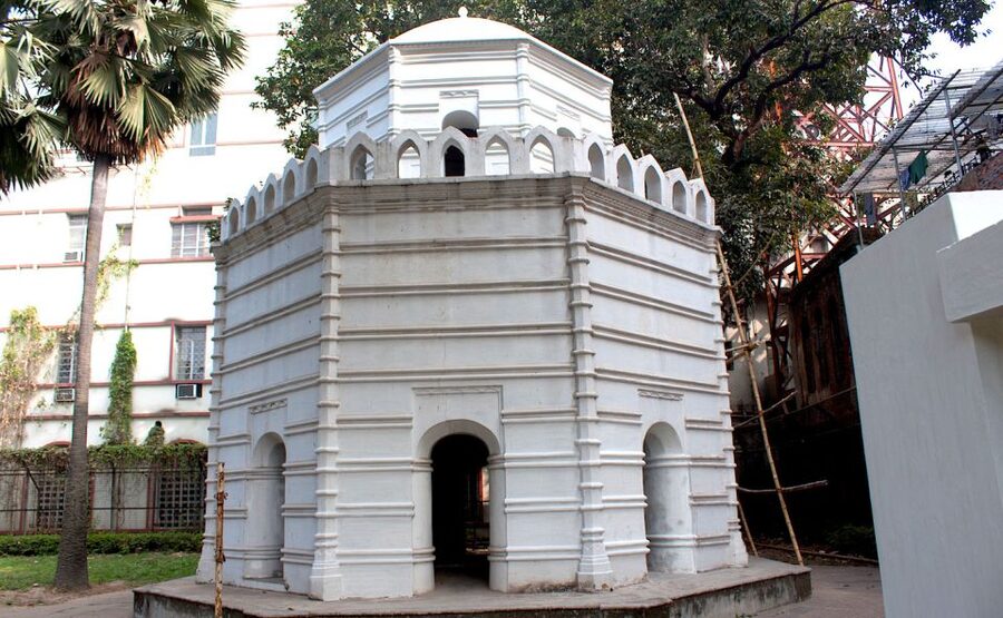 Kolkata: Guided Heritage Walking Tour - Starting at Writers Building and the colonial center