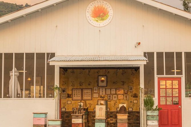 Kona Tour: Bee Farm, Kona Coffee, and National Historical Parks - Transport, timing, and group size