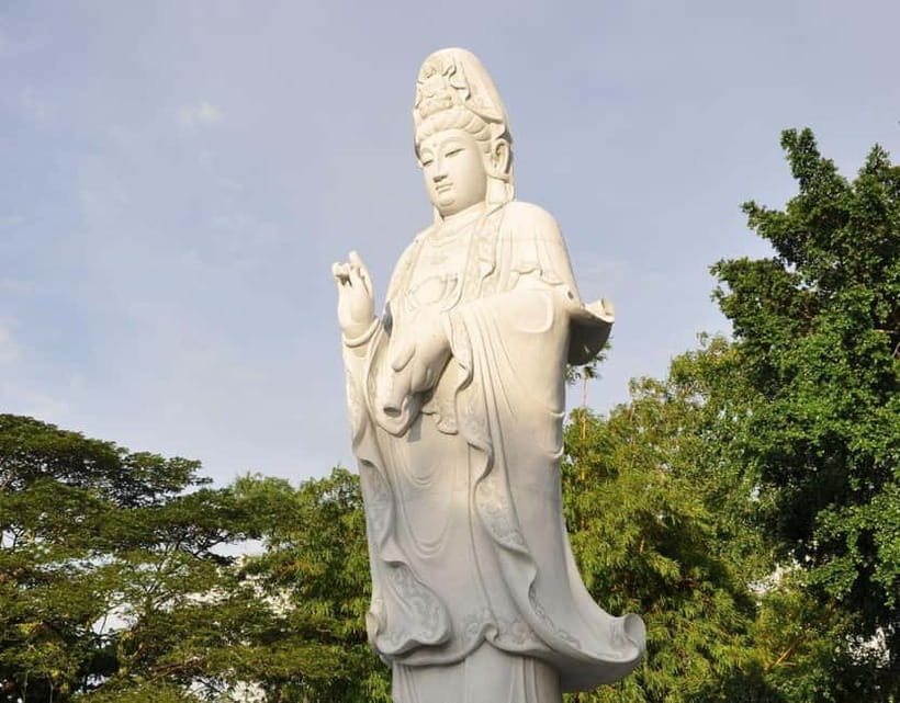 Kota Kinabalu City Tour: Culture & Heritage tour with Lunch - The guide makes the biggest difference