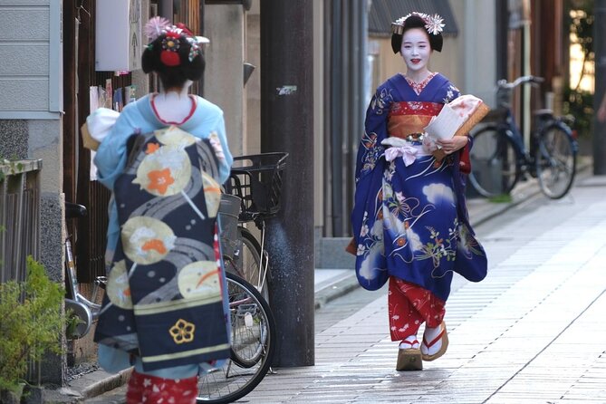 Kyoto Gion: 2-Hour Geisha Culture & History Walking Tour - Hanamikoji Street and the world of maiko