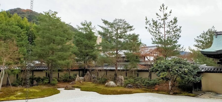 Kyoto: Historic Higashiyama Walking Tour - The train to Gion and Kyoto’s entertainment quarter