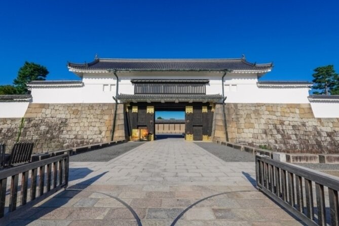 Kyoto: Nijo Castle World Heritage Guided Tour with Admission - Entering a castle designed to intimidate