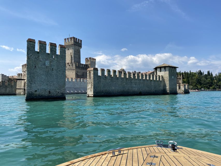 Lake Garda: Historic Castle Cruise with Wine Tasting - Lazise and its medieval walls