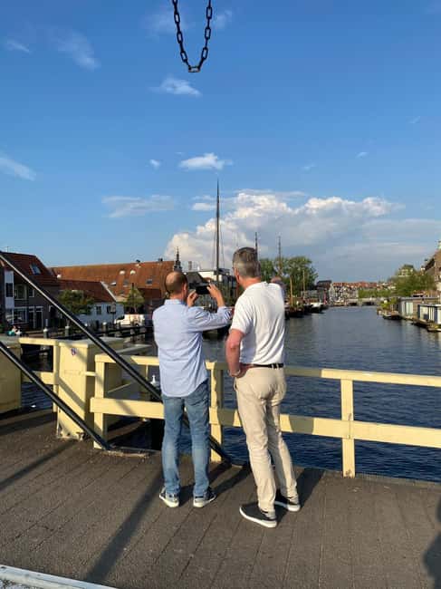 Leiden: Historical and Fun City Tour in German, English, or Dutch - Pieterskerk and two refugee communities