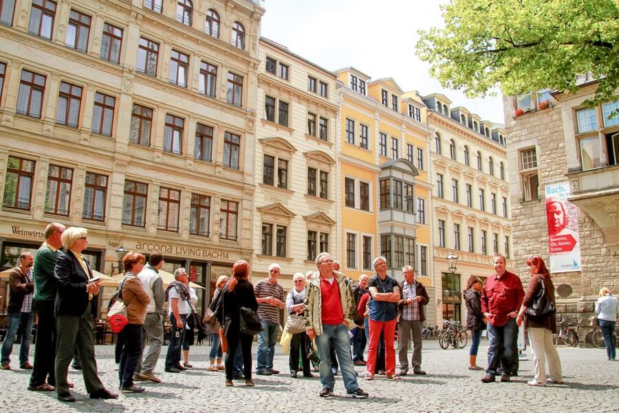 Leipzig: 1.5-Hour Historical Walking Tour in German - The unusual stories: fountains, Greenlanders, and Shakespeare’s stockings