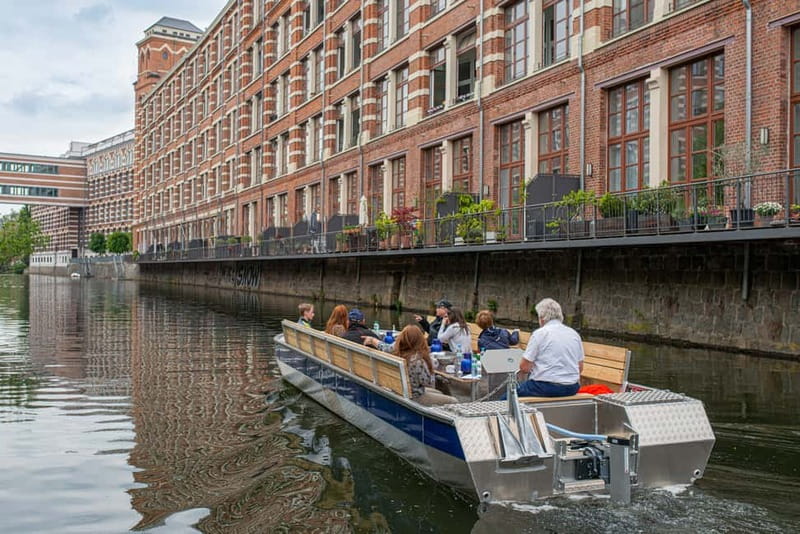 Leipzig: City History Canal Sightseeing Tour on a Motorboat - Baedeker villa and the first city views