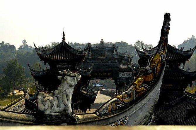 Leshan Giant Buddha and Huanglongxi Ancient Town Day Trip - Huanglongxi gives the day a gentler second act