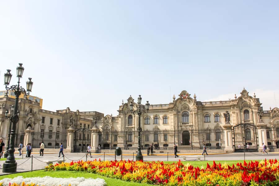 Lima: Historic Downtown, Miraflores & Catacombs Private Tour - The long transfer into historic Lima