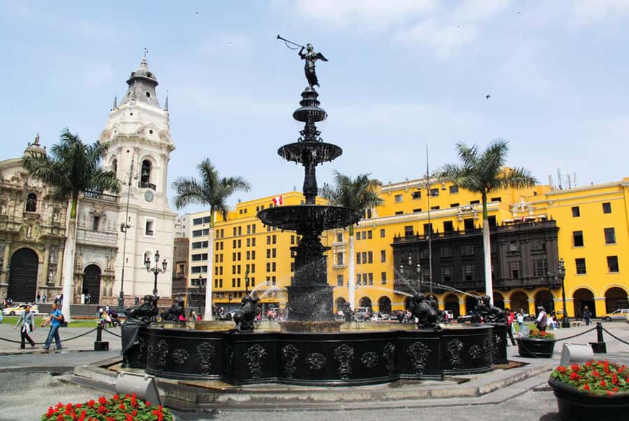Lima: Historical, Colonial, and Modern City Tour - Entering San Francisco Convent and its catacombs