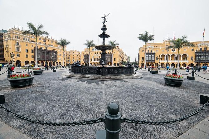 Lima's Vibrant Heritage: Exploring the City's Landmarks Half-day - What the guide and vehicle add