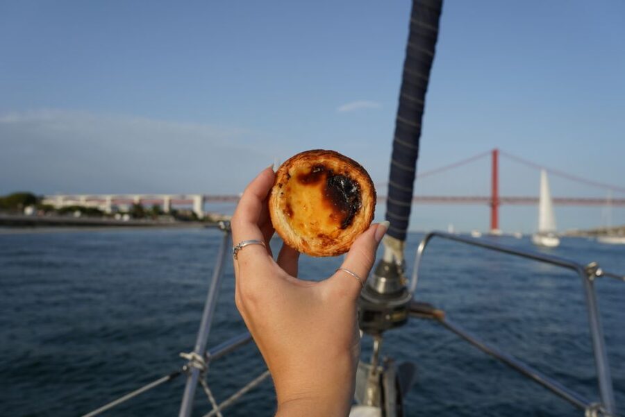 Lisbon: Daytime or Sunset Boat Cruise with History and Wine - Ponto Final, Alfama, and old Lisbon from offshore