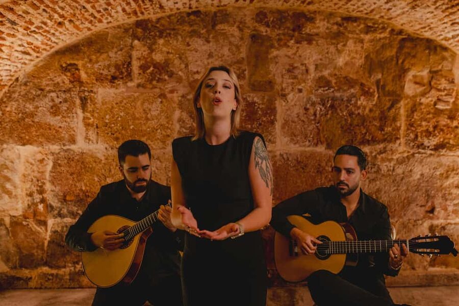 Lisbon: Fado Show with Wine in a Historic Venue - The old stone venue near Lisbon’s Sé