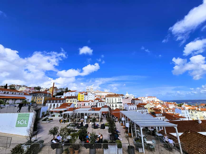 Lisbon: Guided Tuk-Tuk Tour Alfama and history - Santa Luzia and Portas do Sol