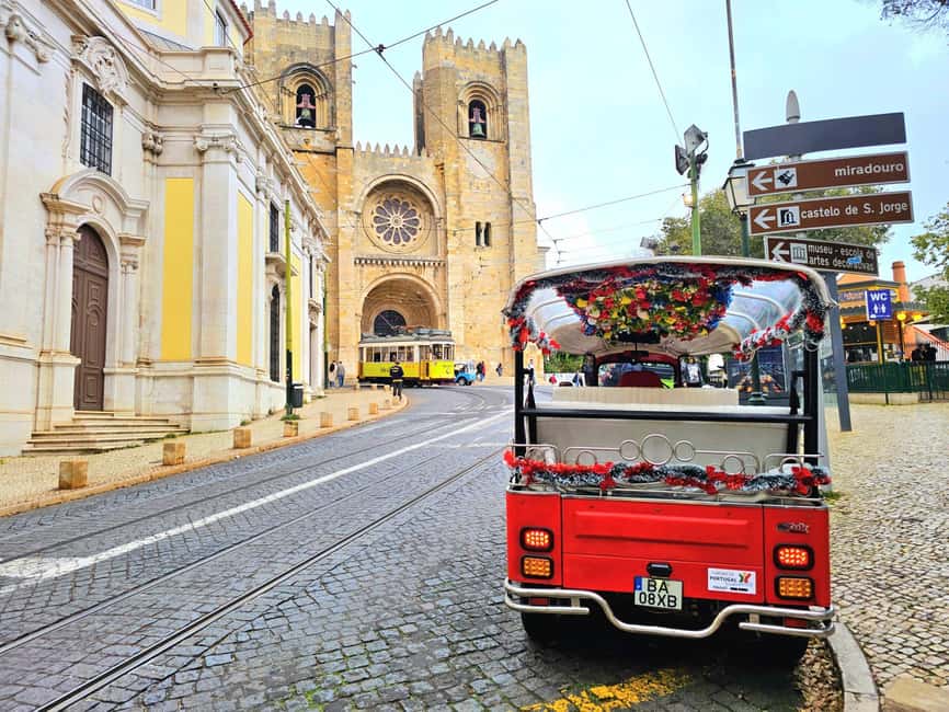 Lisbon: Guided Tuk-Tuk Tour Alfama and history - Graça and Senhora do Monte