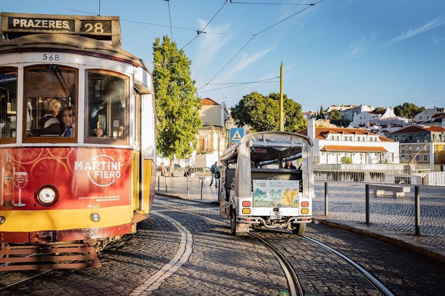 Lisbon: Guided Tuk-Tuk Tour Along the Historic Tram Line 28 - From Campo das Cebolas to São Pedro de Alcântara