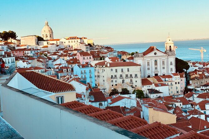 Lisbon: Historic City Tour by Tuk-Tuk - São Vicente, the Pantheon, and Santa Apolónia
