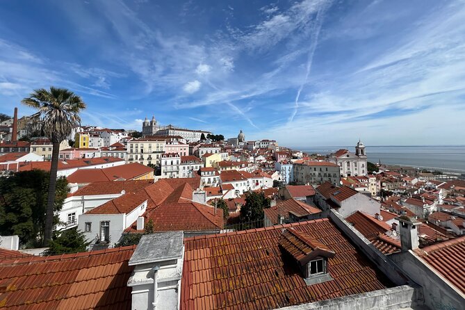 Lisbon: Historic City Tour by Tuk-Tuk - Guides, commentary, and the small-group feel