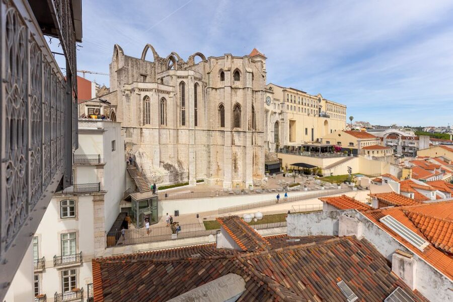 Lisbon: History, Stories and Lifestyle Walking Tour - Carmo connects Gothic ruins with modern Portugal