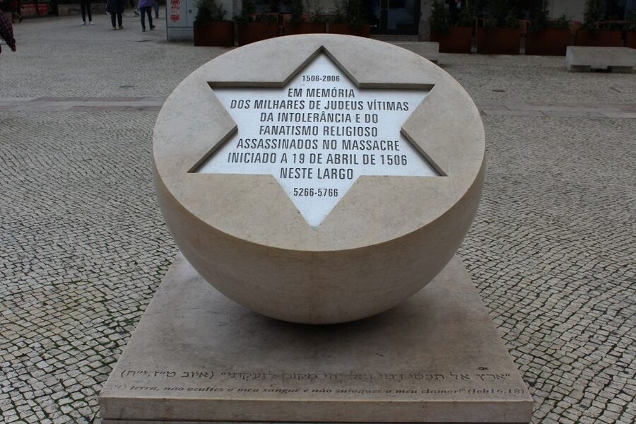 Lisbon: Jewish History in Portugal Guided Walking Tour - Baixa and Chiado: connecting Jewish life with the wider city