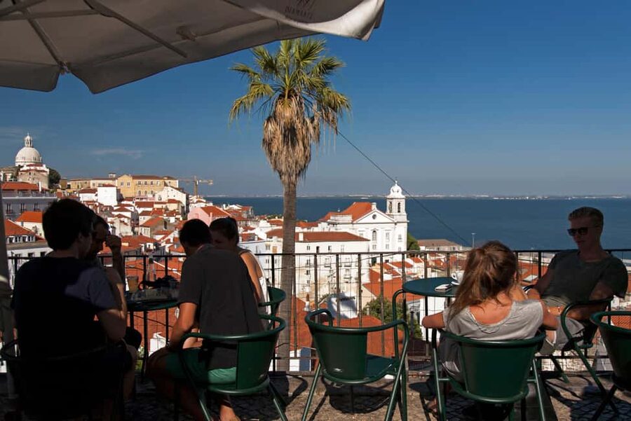 Lisbon: Jewish History Private Tour - Alfama and the remains of Small Jerusalem