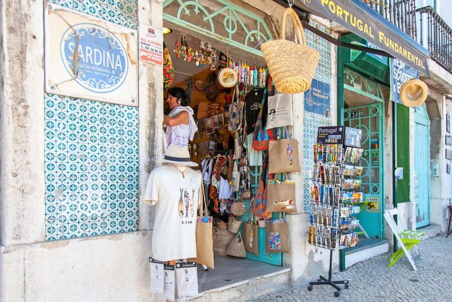 Lisbon: Jewish History Private Tour - Baixa and Commerce Square: history beneath the rebuilt city