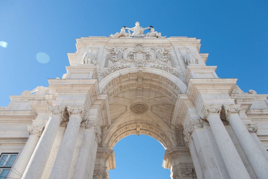 Lisbon: Jewish History Private Tour - The Money Museum and its medieval wall
