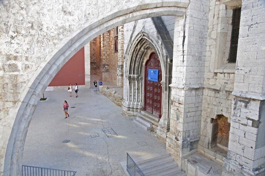 Lisbon: Jewish History Private Tour - Chiado and the powerful families of the kingdom
