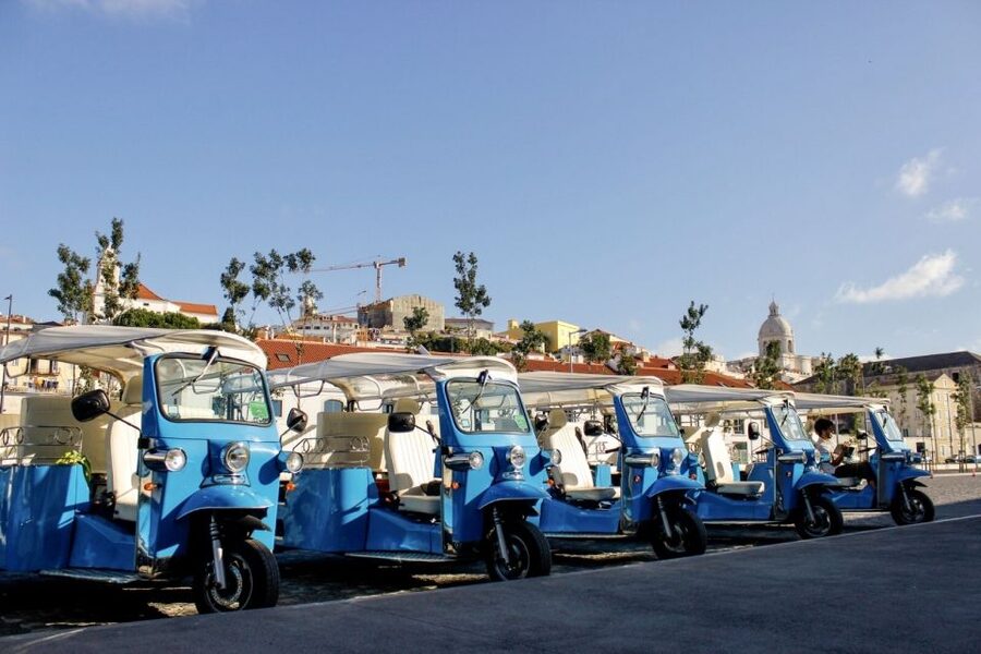 Lisbon: Private Guided Tour of Historical Center by Tuk Tuk - Comfort, weather, and the plastic cover