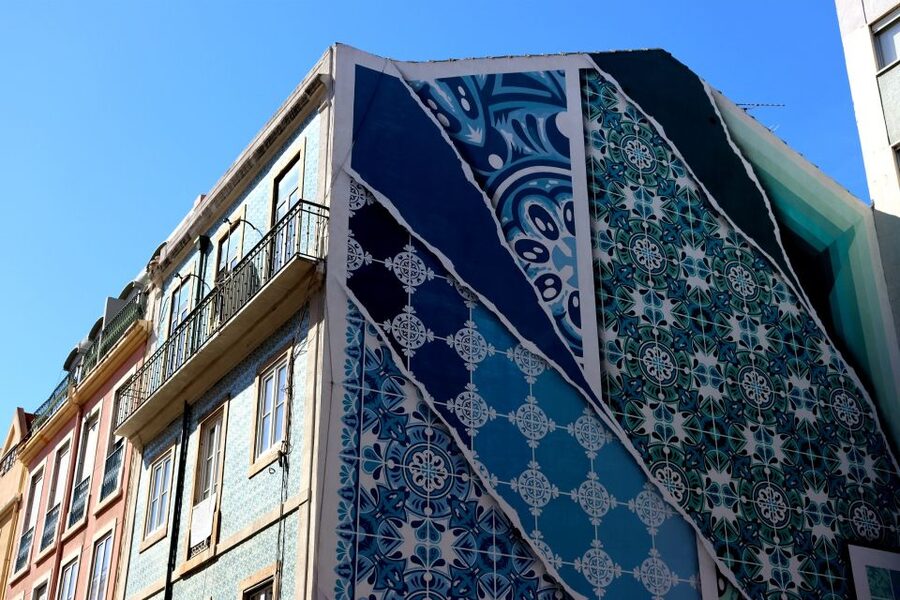 Lisbon: Street Art and Historical Walking Tour - Mouraria, where art meets city life