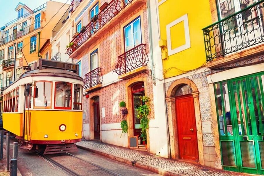 Lisbon: Tuk-Tuk Tour Historical Alfama old town private tour - Why a Tuk-Tuk Makes Sense in Lisbon’s Old Town