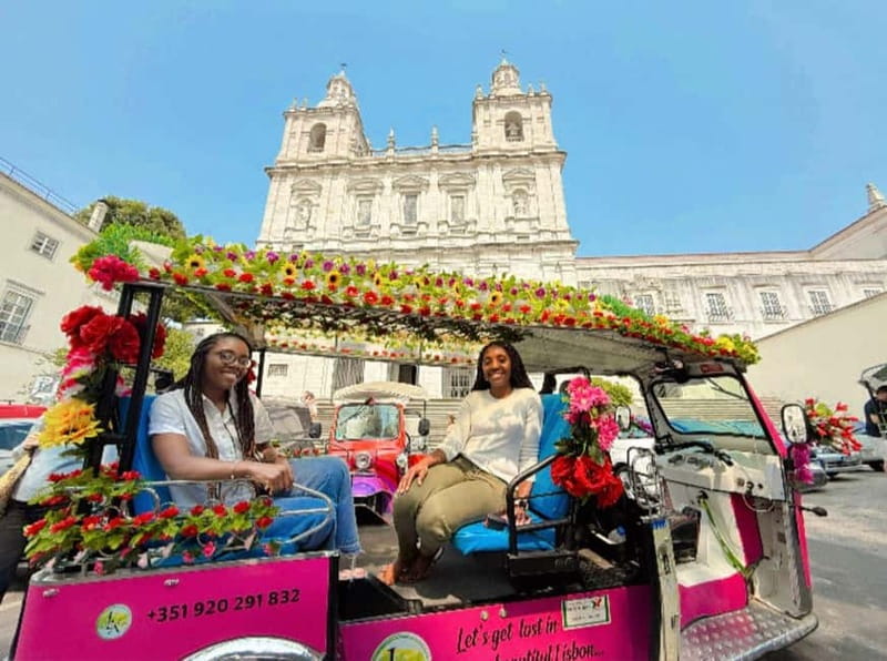 Lisbon: Tuk-Tuk Tour Historical Alfama old town private tour - Meeting at Time Out Market