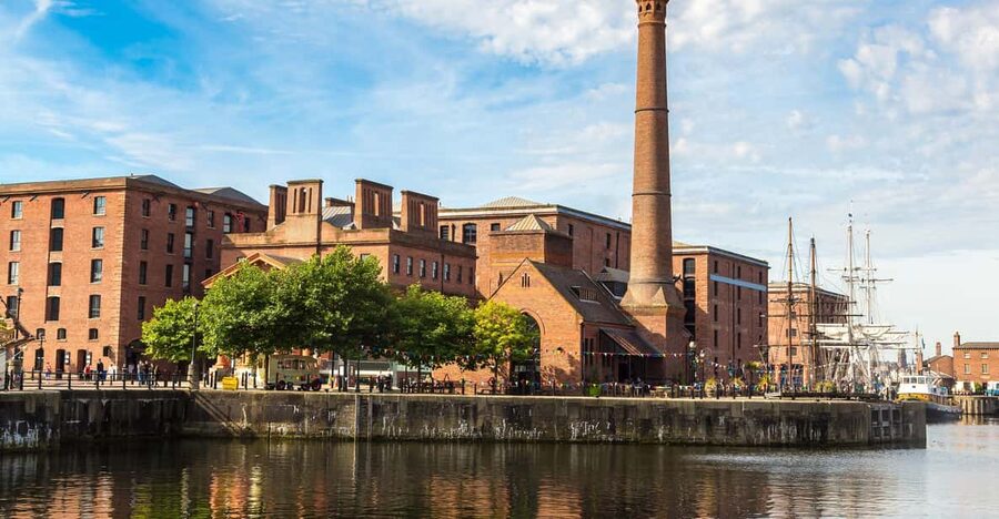 Liverpool: A Walk Through Time: Full History Walking Tour - Town Hall, Queen Victoria Monument, and Castle Street