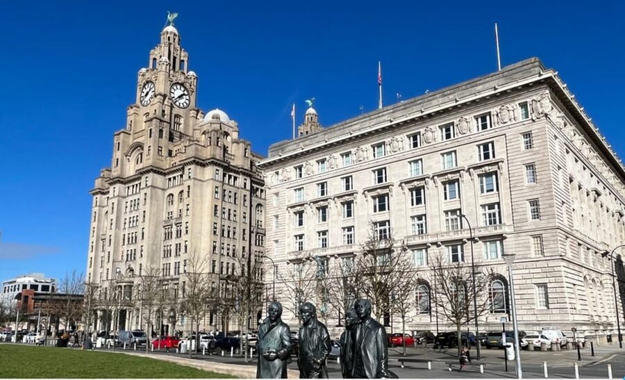 Liverpool: Heritage, History & Culture Guided Walking Tour - Starting at the Bluecoat and finding your bearings