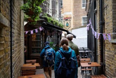 Historic Pubs, British Ales & Classic Dishes