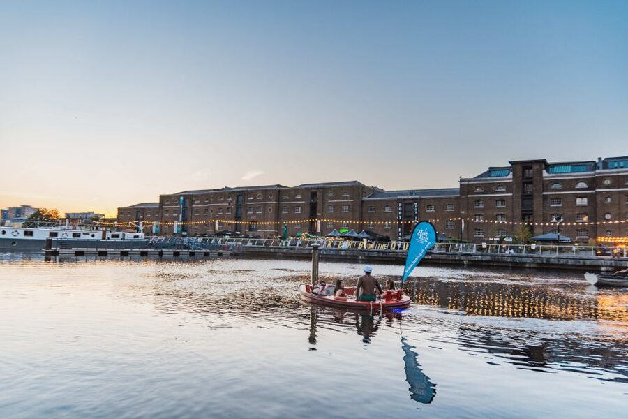 London: Hot Tub Boat Guided Historical Docklands Cruise - The Docklands stories behind the modern skyline