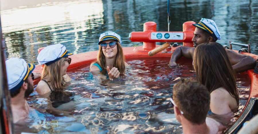 London: Hot Tub Boat Guided Historical Docklands Cruise - Who will enjoy this experience most?