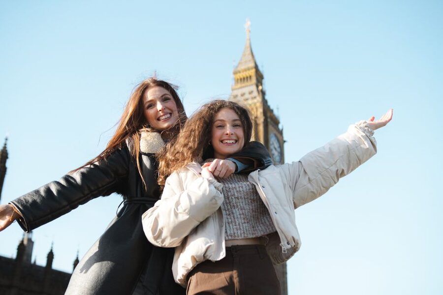 London: Private Landmark Tour with Professional Photographer - Starting at Queen Victoria Memorial