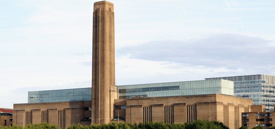 London: Self-Guided History City Tour with an App - All Hallows, the Tower, and stories of punishment