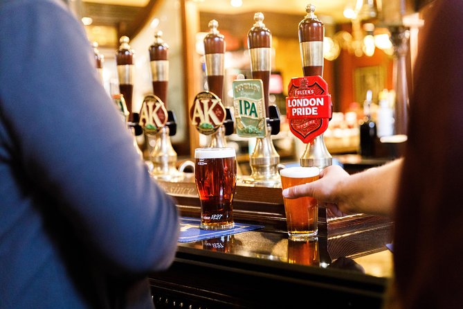 London Small Group Tour of Historical Pubs - Dickens, Writers, and a Seventeenth-Century Pub