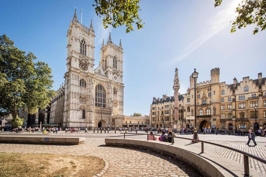 London: Westminster Abbey Tour with a Royal Heritage Guide - The first look at Westminster Abbey